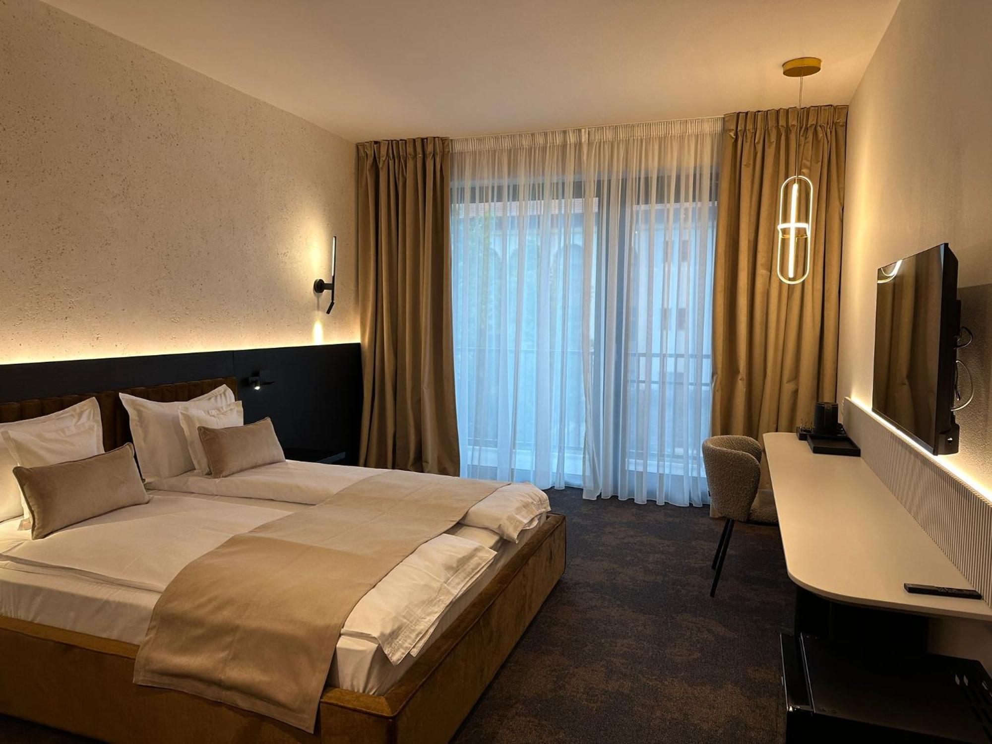 Element Hotel Gyulafehérvár Kültér fotó