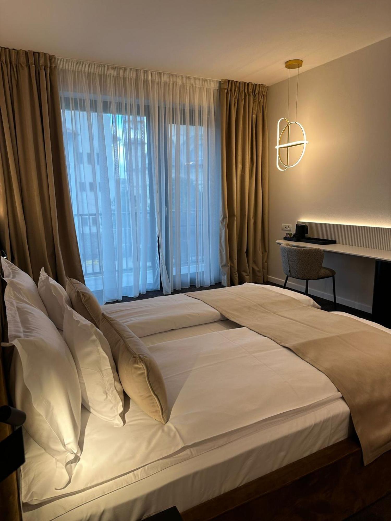 Element Hotel Gyulafehérvár Kültér fotó